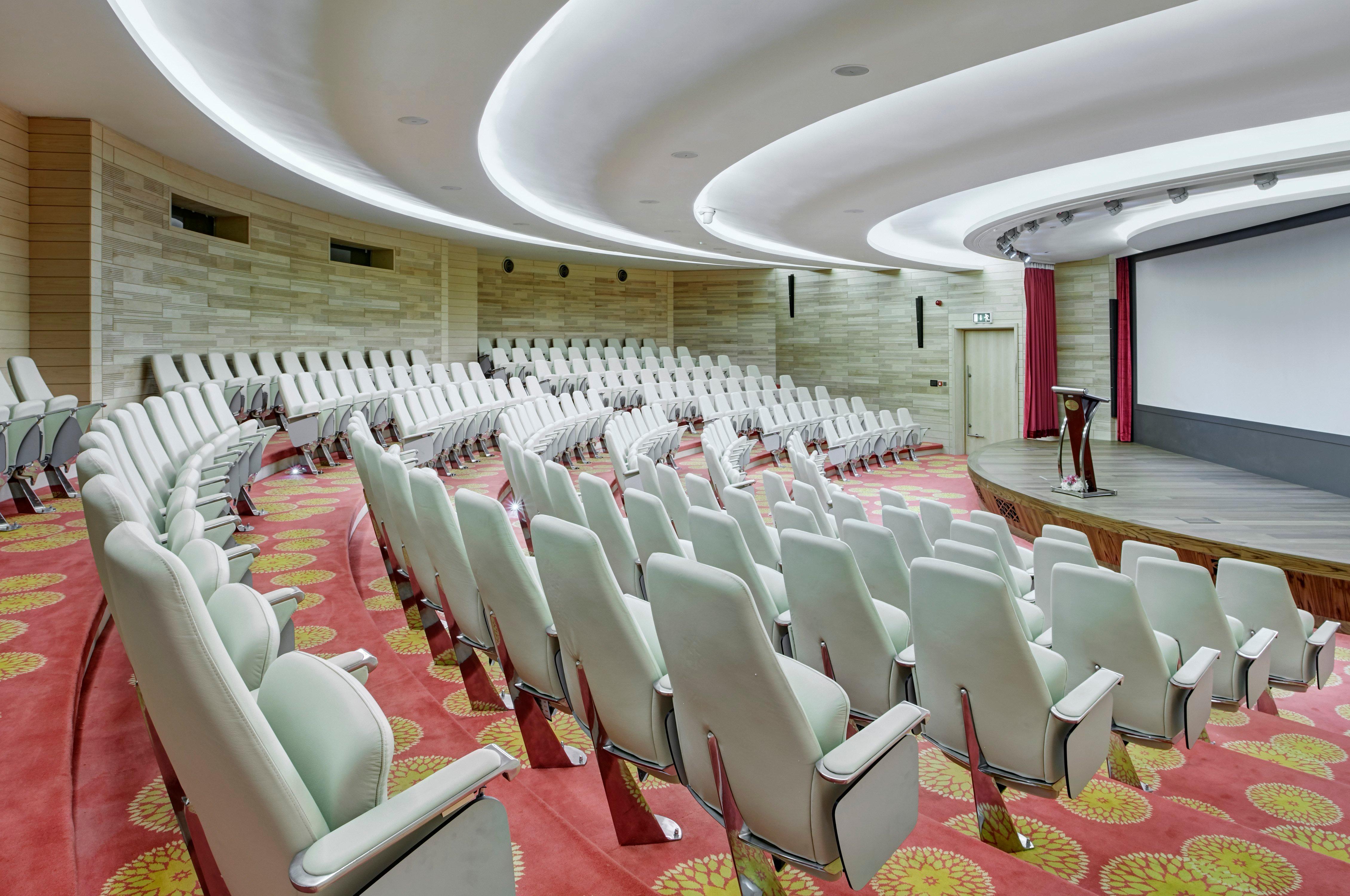 Crowne Plaza Kuwait Al Thuraya City By Ihg Kuwait City Exterior photo