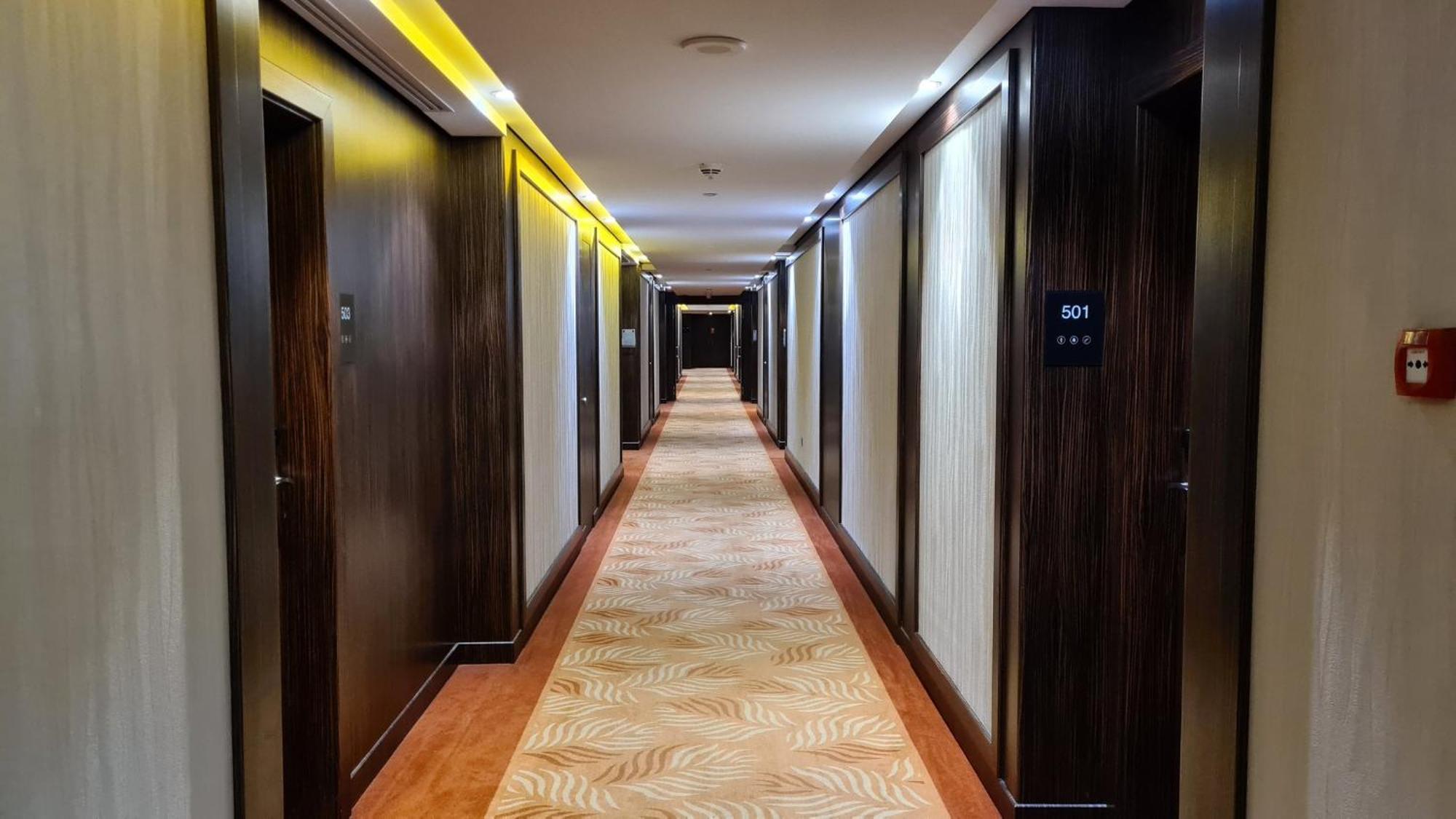 Crowne Plaza Kuwait Al Thuraya City By Ihg Kuwait City Exterior photo