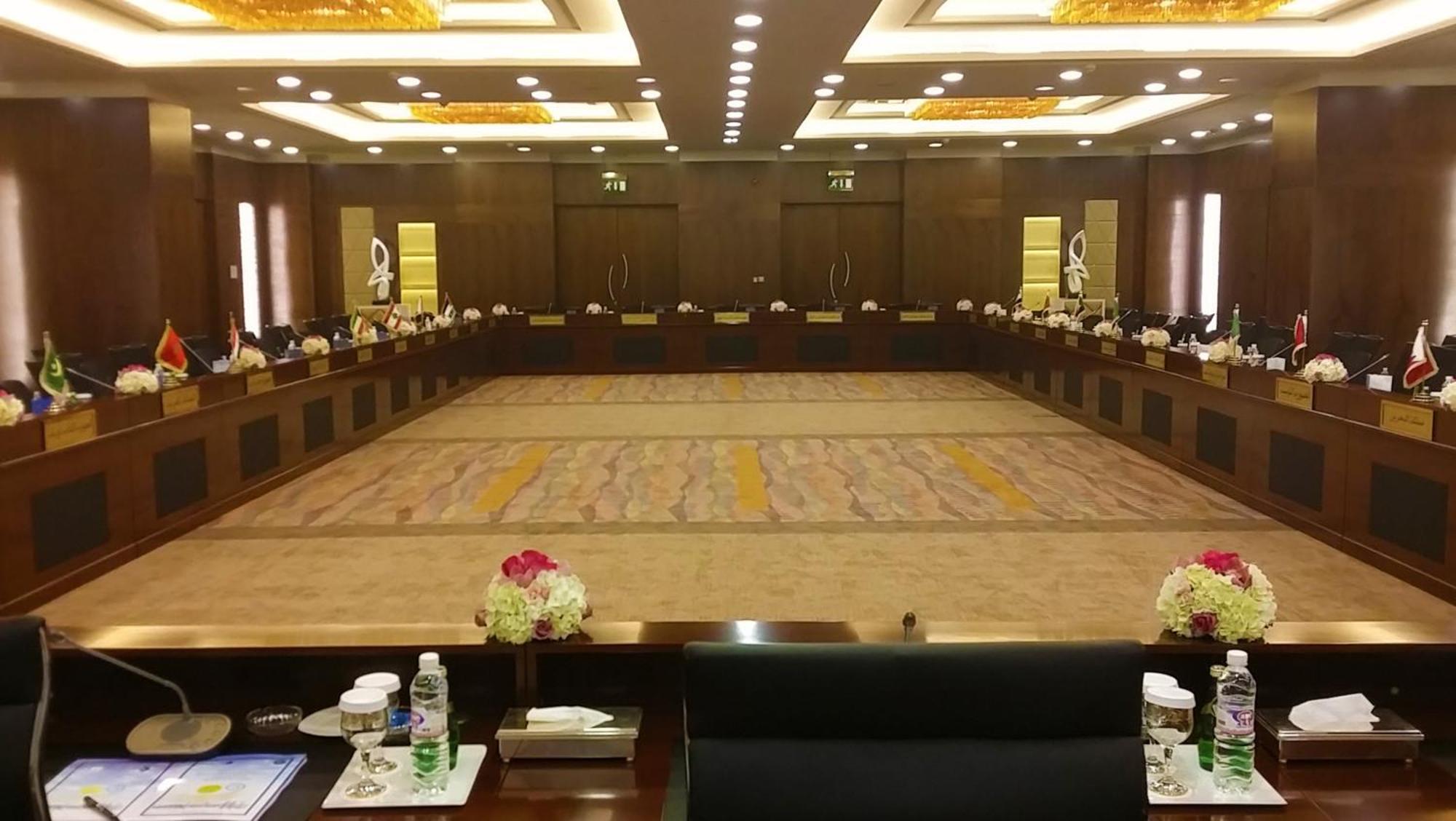 Crowne Plaza Kuwait Al Thuraya City By Ihg Kuwait City Exterior photo